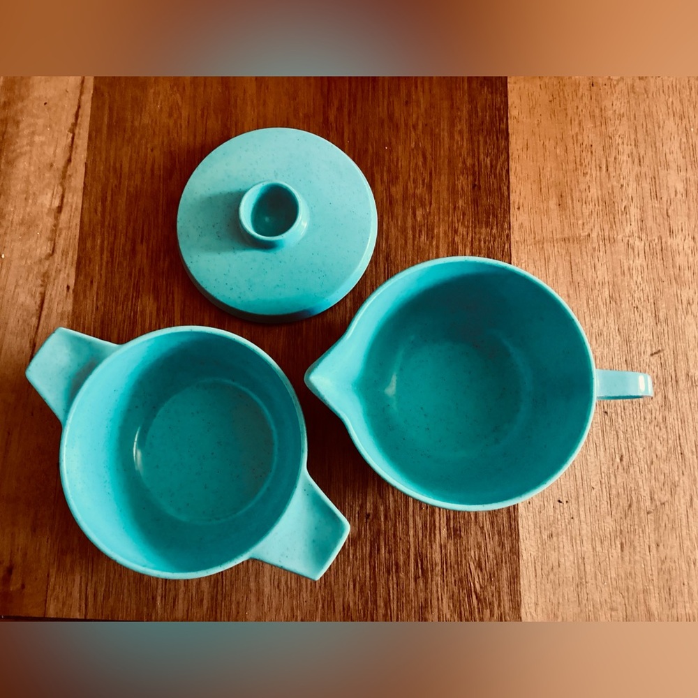Vintage Melamine Sugar Bowl and Creamer - Picture 3 of 5